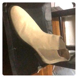 Men’s mid top Chelsea boots